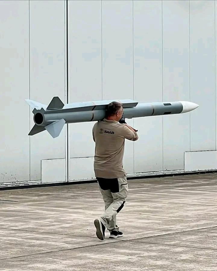 空軍がカットに向かう？