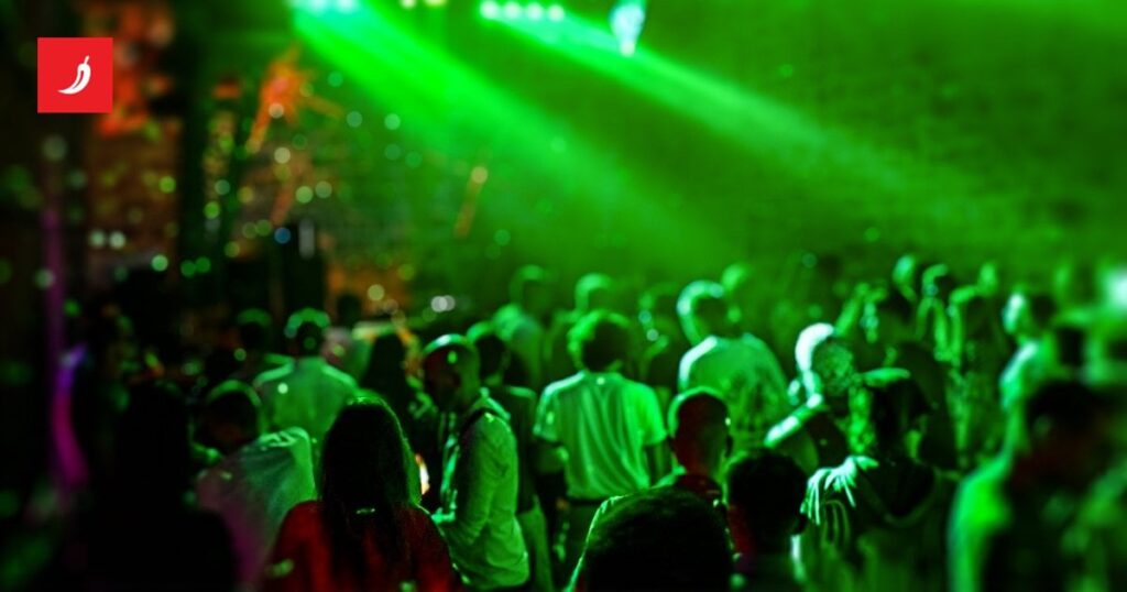 ドゥブロヴニクで観光客が惨殺される。 「彼は私が同性愛者なのかと尋ね、顎を骨折しました。」