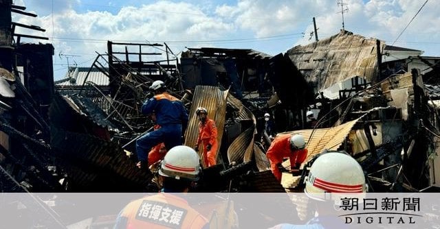 大阪府内で火災相次ぐ 寝屋川で９軒燃える 枚方では住人の男性死亡