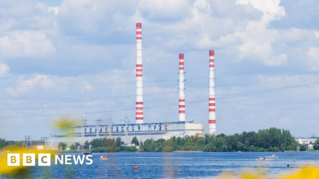 ウクライナのドローン攻撃後、ロシアのエネルギー施設で火災発生