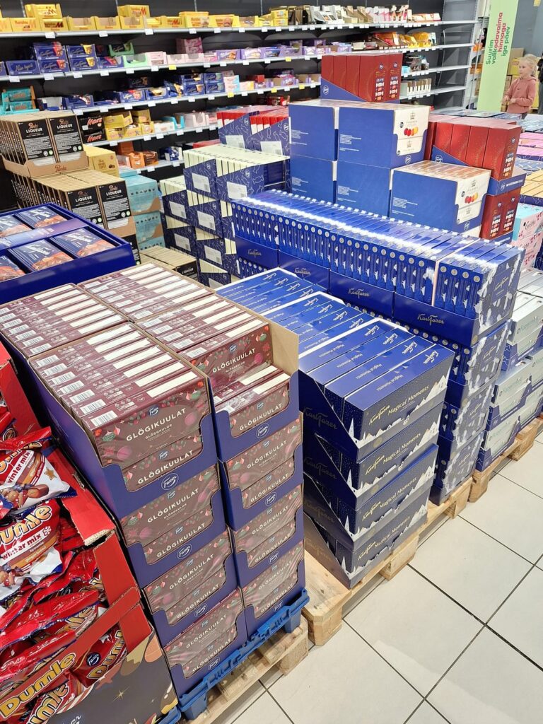 PSA: クリスマススイーツはすでにプリズマで販売中です