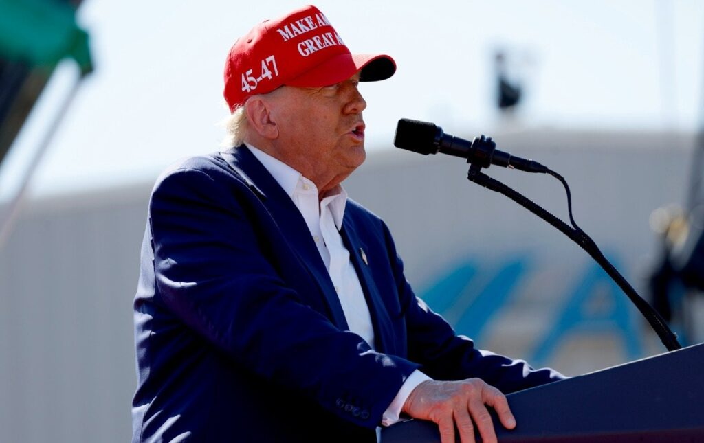 トランプ氏は女性有権者について、ますます不気味な態度をとっている