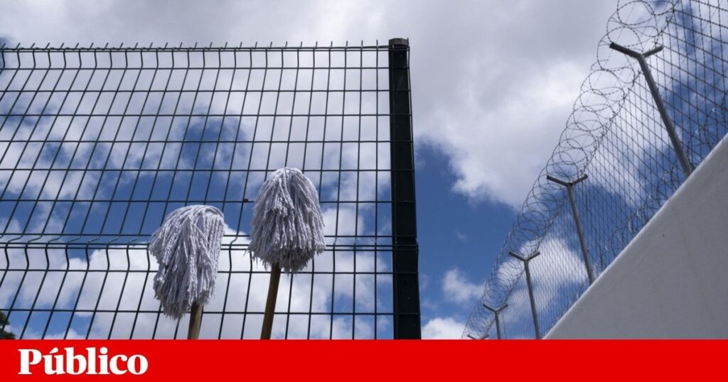 過去15年間で160人の囚人が脱獄し、看守の数は減少した