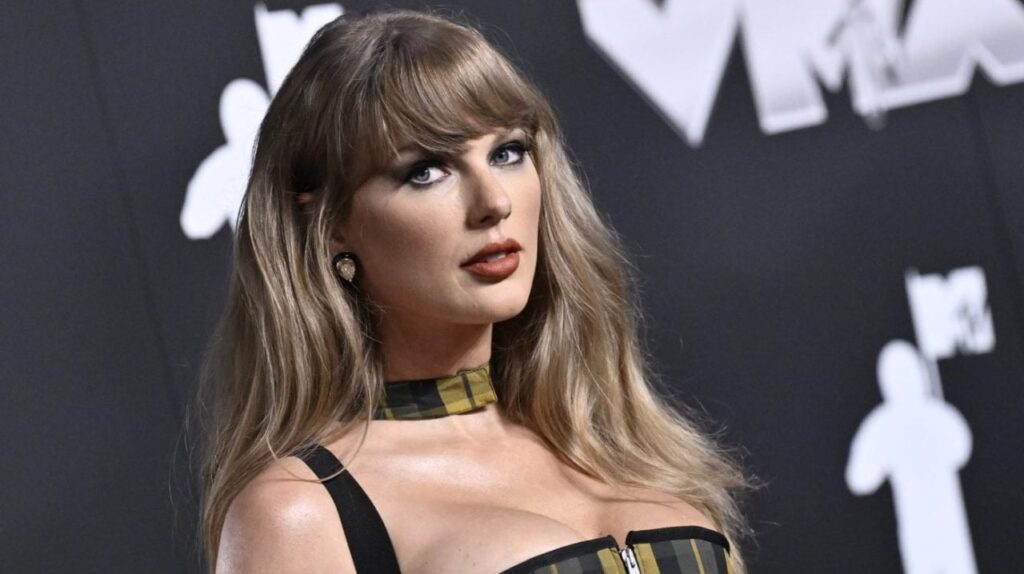 テイラー・スウィフト、VMAで投票登録を呼びかけ