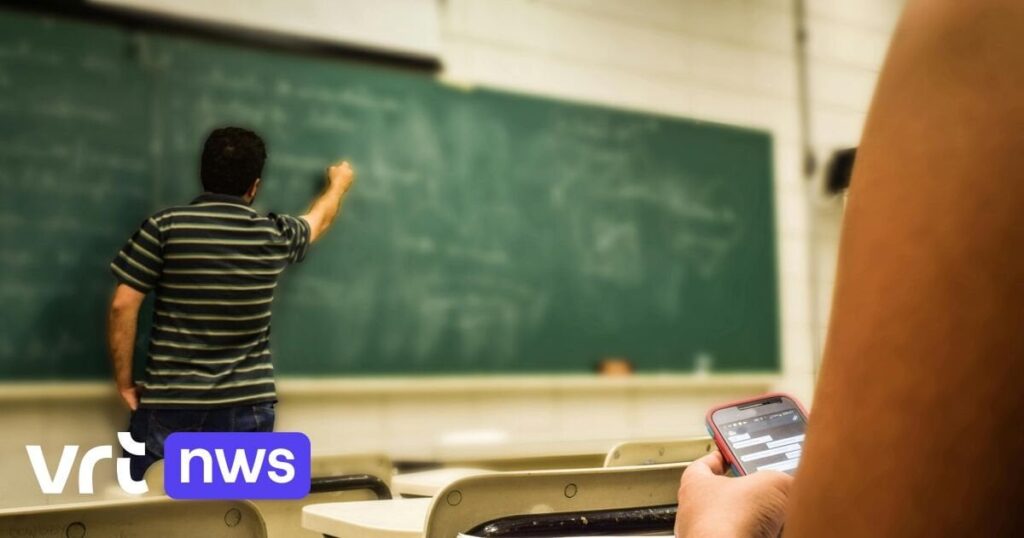 スマートフォン、穴埋め本、教育的な勉強日、フラットなキャリアの終わり: 今後 5 年間で教育は何が変わるでしょうか?