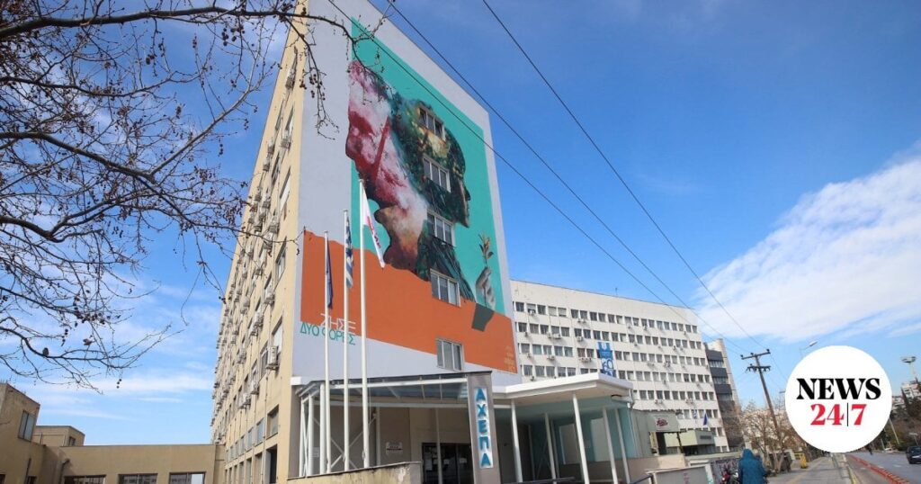 ギリシャ北部の崖っぷちにある43の公衆衛生施設