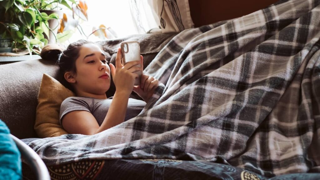 新しいサイトは、自殺願望のある若者にアクセス可能な情報と支援を提供します