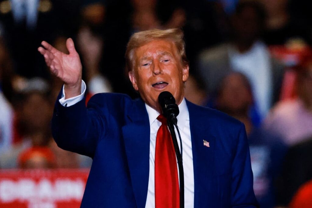 トランプ氏はニューヨーク市民に「自分に投票することで失うものは何か」と尋ねた。次々と答えが返ってきた。