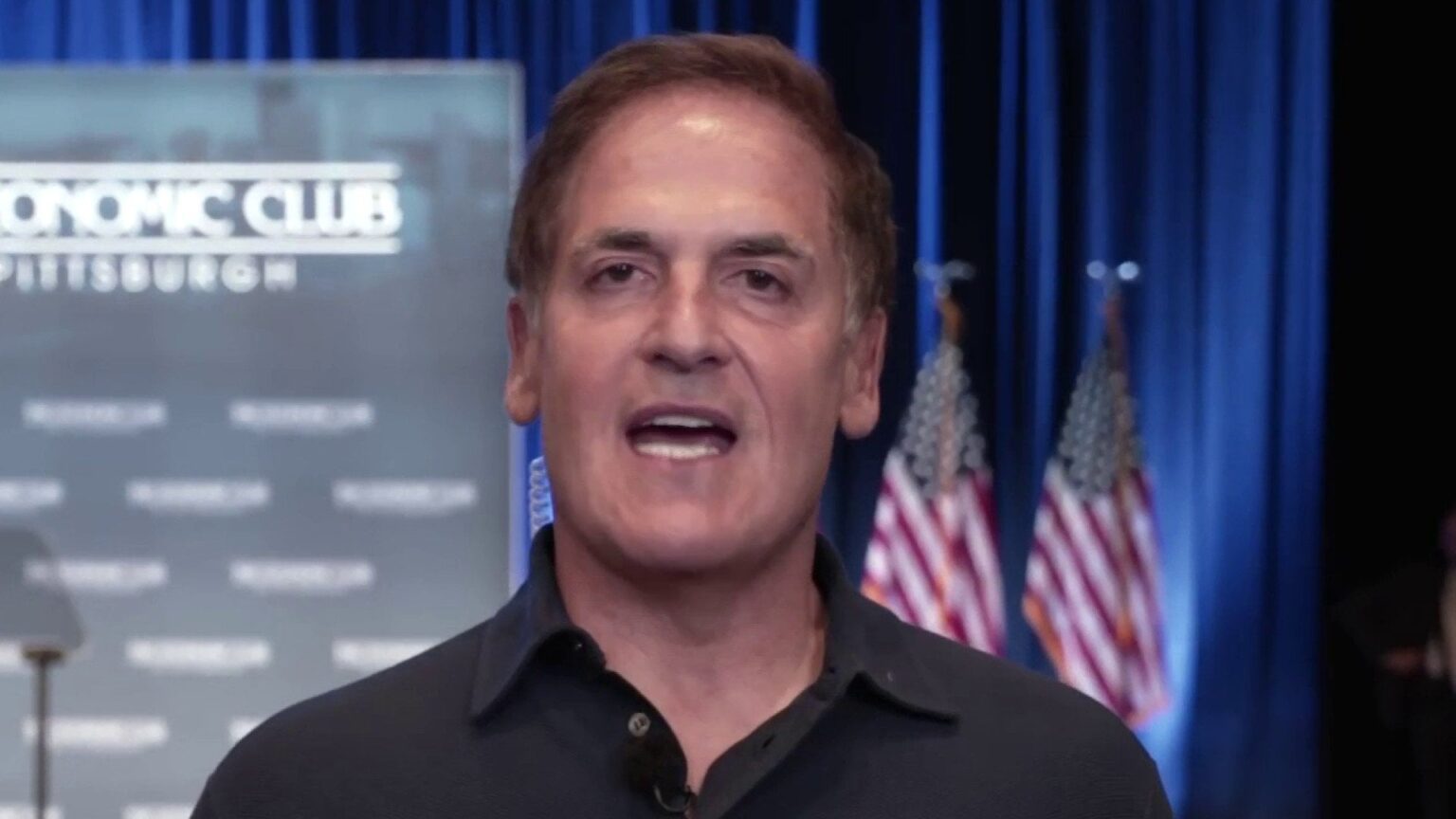 マーク・キューバンはトランプ氏を非難し、ハリス氏を支持。「彼女はCEOのように選挙活動を運営している」