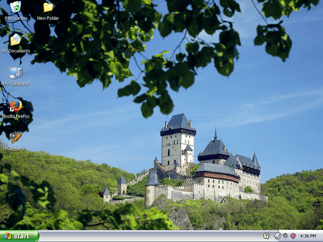 Windows XP 用のチェコ共和国用の 4 つのテーマ。これは以前は Microsoft Web サイトからダウンロードできました。しかし、もうそうではありません。そこで数年後、アーキビストがこれらのテーマ ファイルを発見しました。ここからダウンロードできます: https://drive.google.com/file/d/1mm62xHoWiu8f5weOf2rD3IBBE5a2QDgg/view?usp=sharing