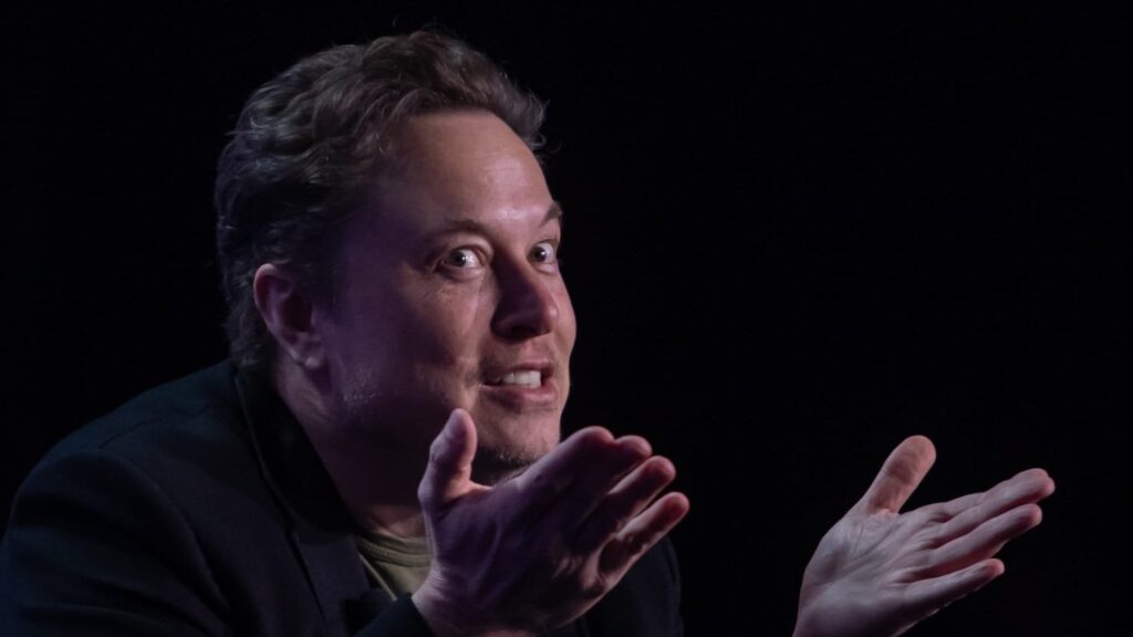 億万長者のイーロン・マスクがFSBのプロパガンダ機関によって作られたミームを共有