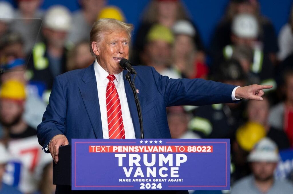 トランプ氏、妻が自分抜きでMAGA集会に参加することを「許可」した男性を称賛