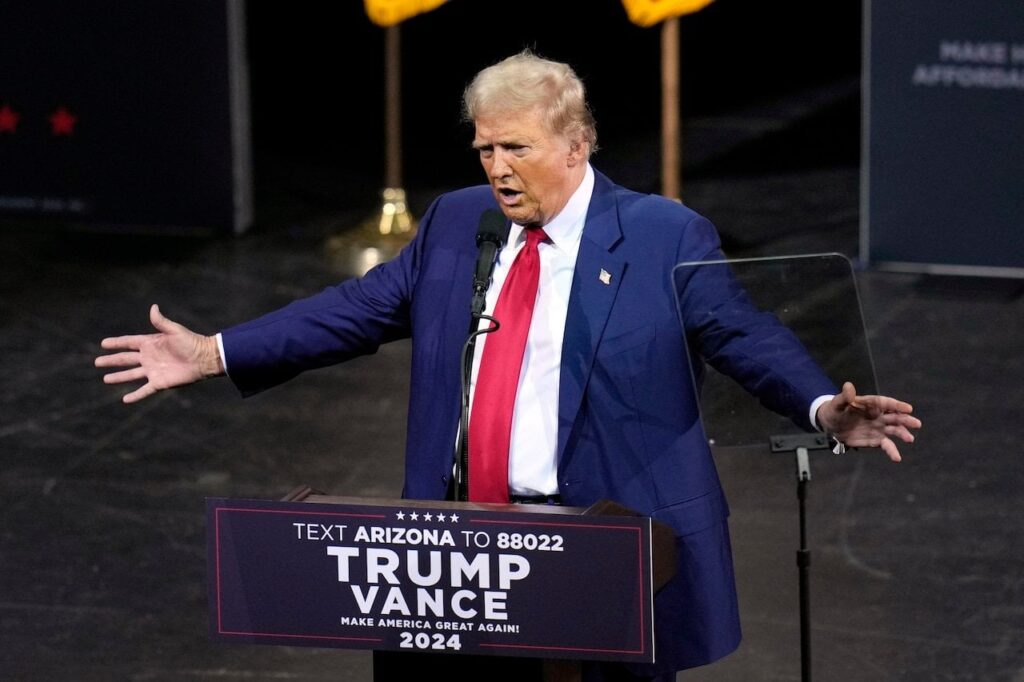 トランプ氏、女性に「中絶を考えるのはやめろ。お前たちはお金がなく落ち込んでいるが、私がお前を幸せにしてやる」