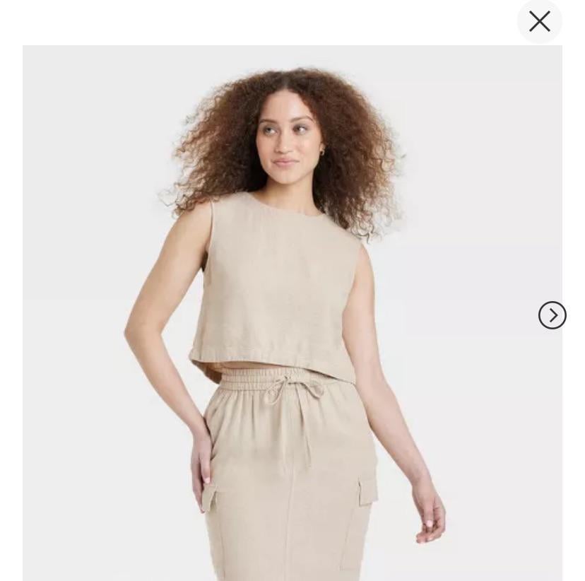 彼女のリネンのタンクトップとパンツを台無しにして縮ませてしまった