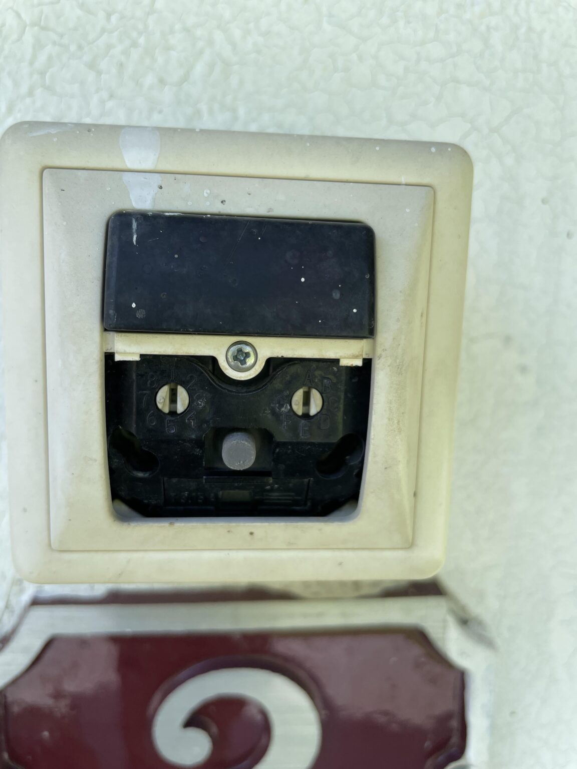 写真の通りの交換用スイッチを探しています