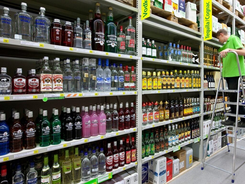 スイス人は毎日飲むよりも大酒を好む