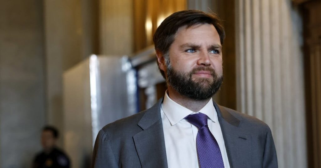 JD・ヴァンス、共和党を人種差別で攻撃した古いブログ投稿を削除