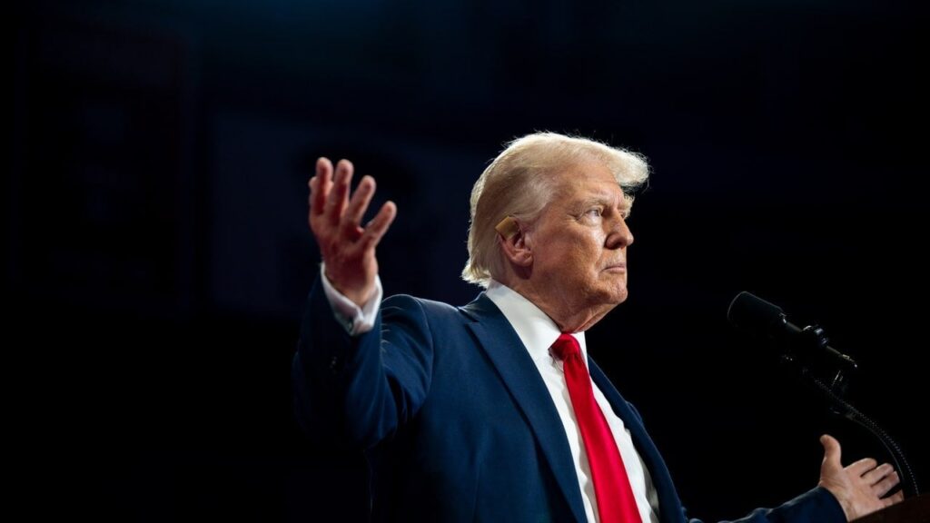 報道：トランプ顧問は、討論会でトランプがハリス氏に対して人種に基づく、女性蔑視的な、常軌を逸した攻撃を仕掛けるのではないかと懸念している（つまり、トランプ氏らしくあること）