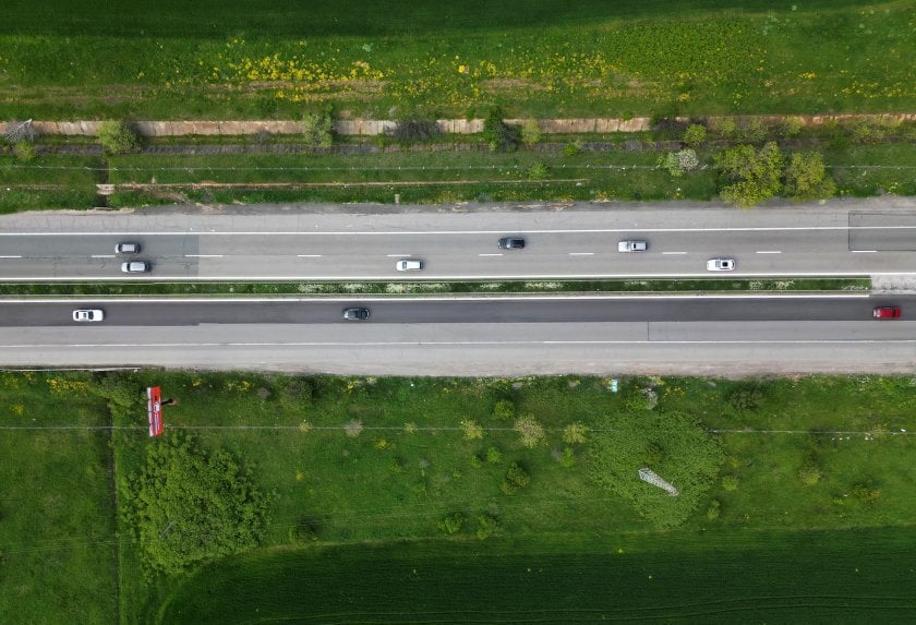 「道路殺人を止めよう：子どもたちを守ろう」の日、トラキア高速道路とヴァルナ・ブルガス幹線道路で２件の事故が発生した。