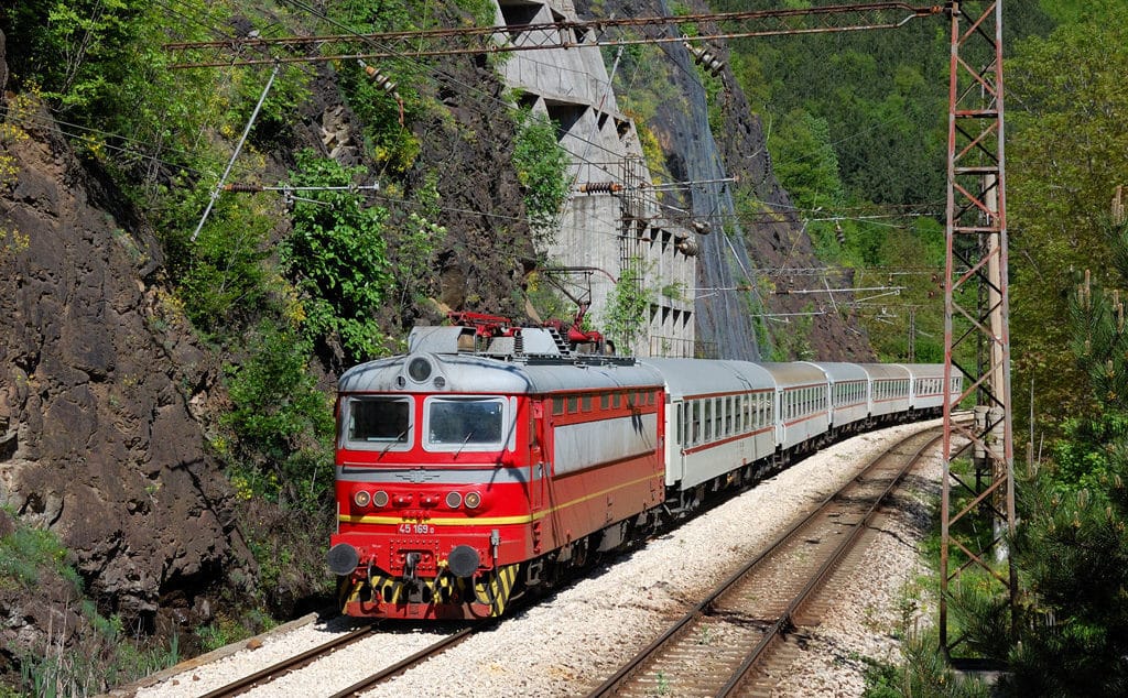 [Day 19] 各国の鉄道の写真を各国のサブレディットに投稿します。