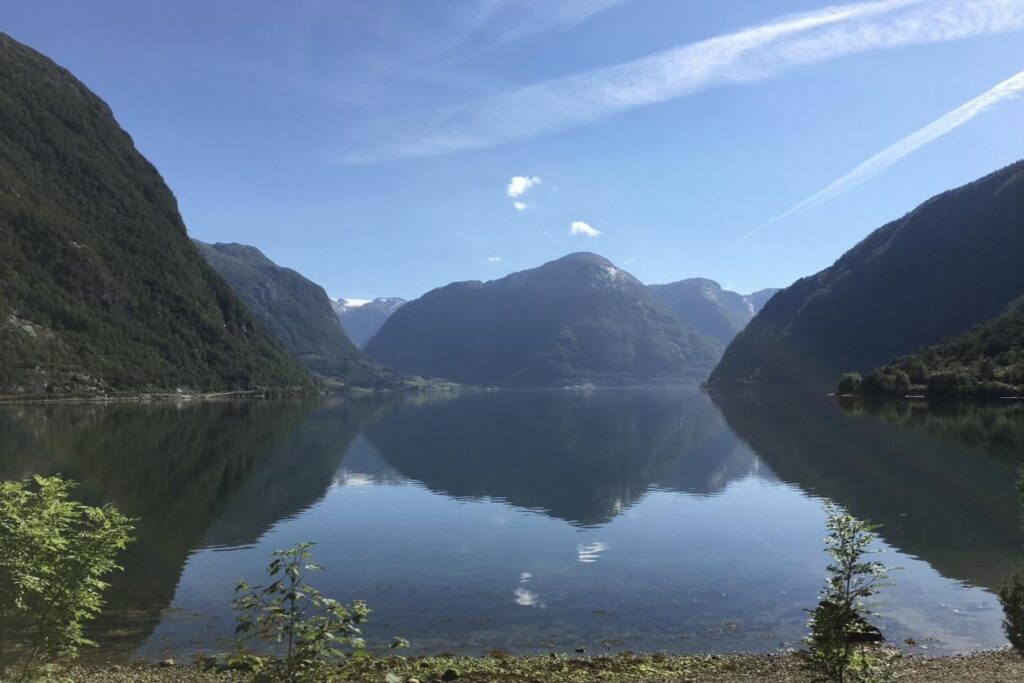 ノルウェーは確かに素敵ですね。でも残念ながら夏はもう終わってしまいました…冬にもノルウェーを訪れる方はいらっしゃいますか？