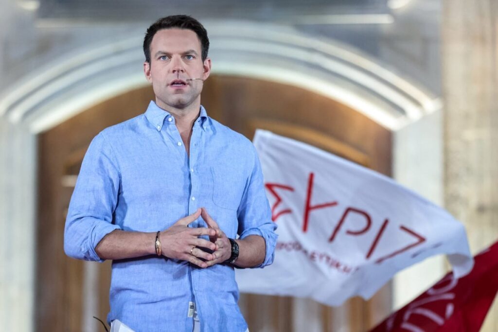 SYRIZA：カセラキスが提案した政治事務局の名称変更と廃止 - 法規委員会メンバーの反応 - Documento