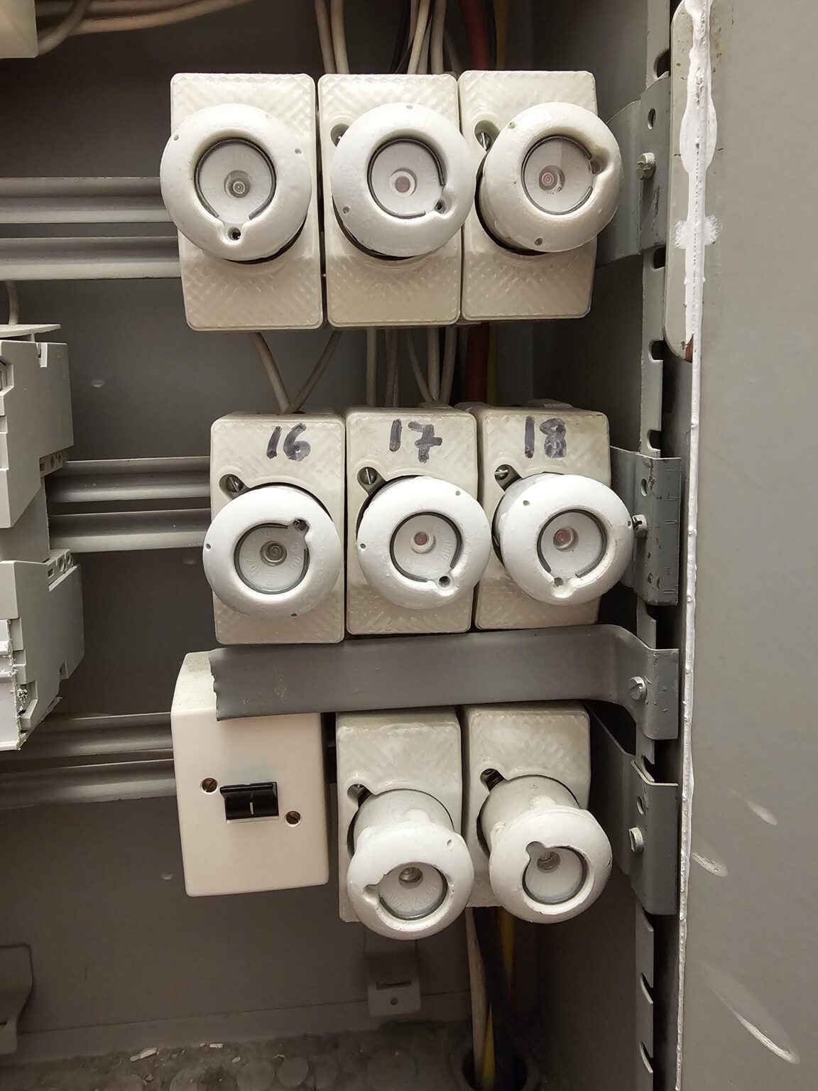 アパートの一部で停電