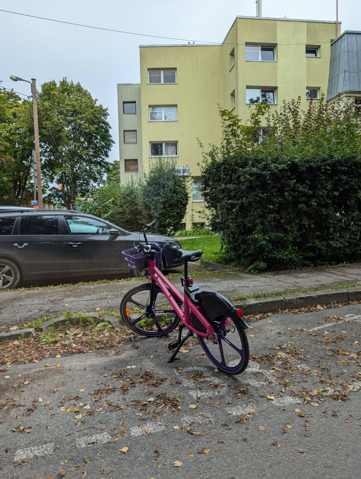 この車輪にどんな物語があるか知っている人はいますか?