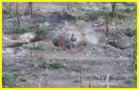 ウクライナの守備選手がロシアの占領者と白兵戦を行った。彼はもう少しでウクライナ軍陣地に到達するところだったが、接近戦で無力化された