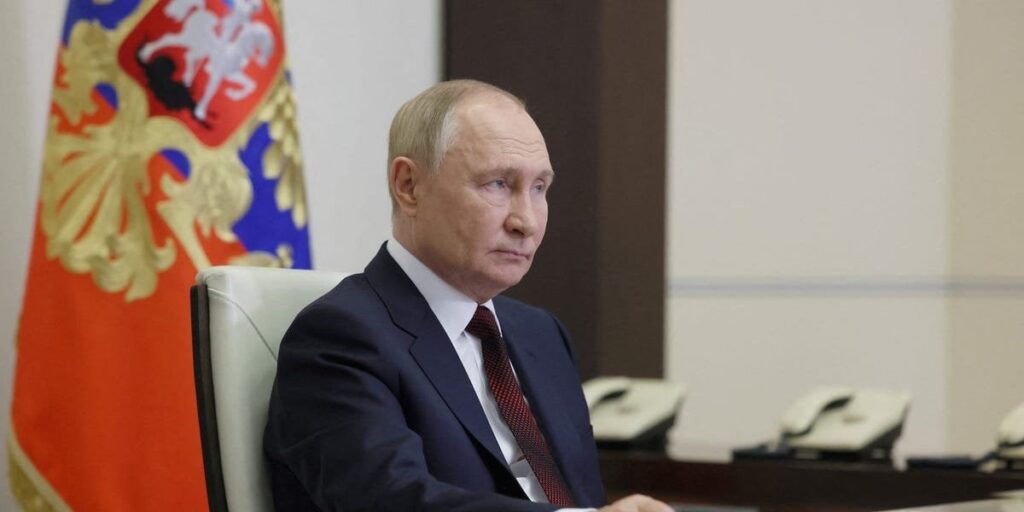 ウクライナのロシア領内進出に対するプーチン大統領の弱い反応は、勝利した将軍が功績を得るという根深い恐怖に根ざしているようだ