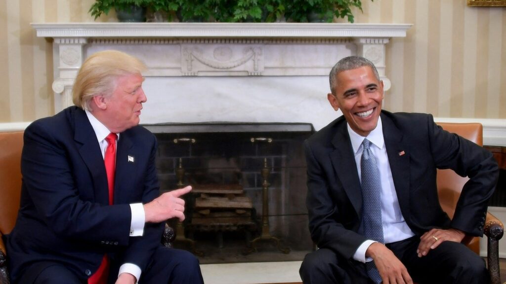 バラク・オバマ、トランプ大統領の大人のおむつジョークを笑い、トランプ大統領は自分が78歳の赤ん坊であることを証明