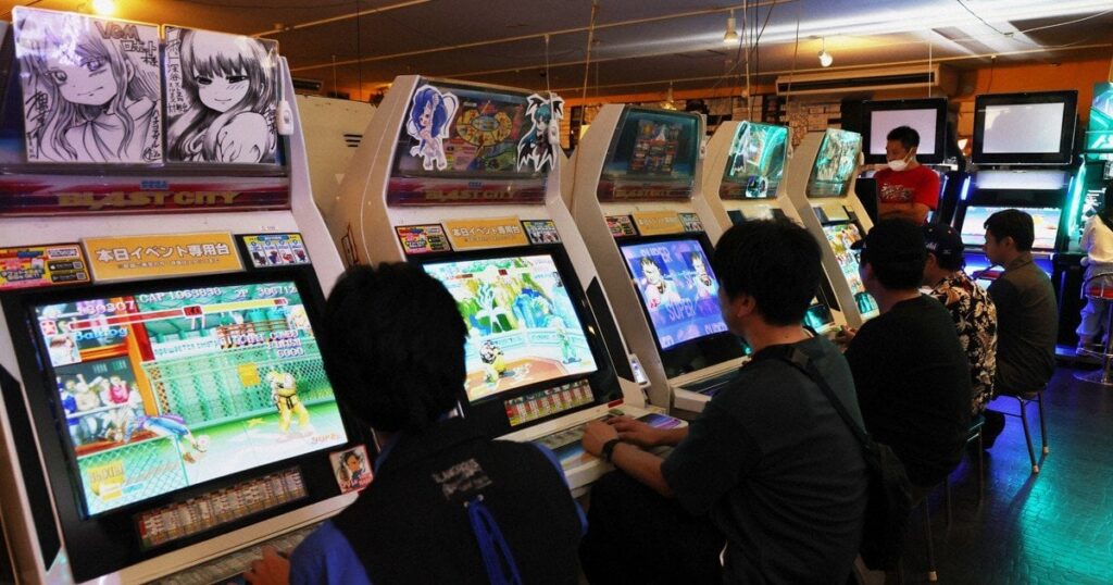 バカにされても「捨てる ゲーム機」集め続け　レトロの聖地に
