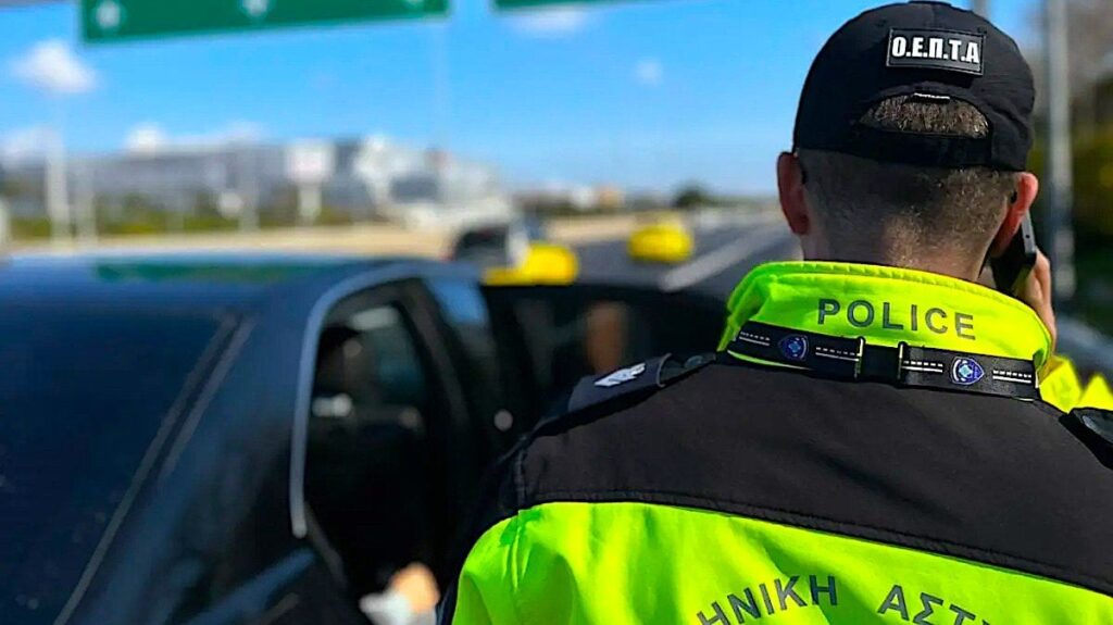 ギリシャ：運転手は1日で通話料21,140ユーロを回収 - NewsAuto.gr