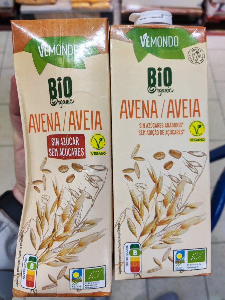 Lidl Bio オーツミルク...それはさらに悪い方向に変化しました。 (左、新バージョン)