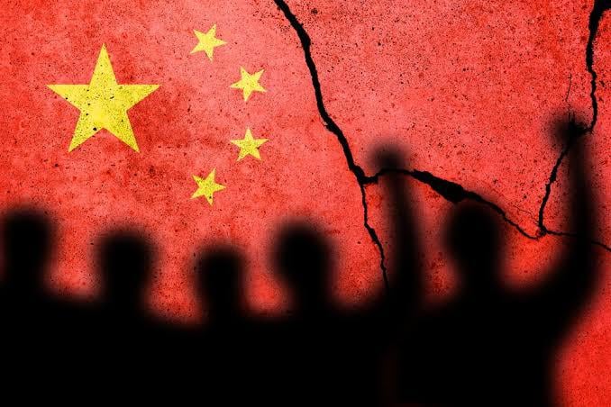中国自身の罠 - 9,000万戸の空き家：大規模な人口減少と人口危機