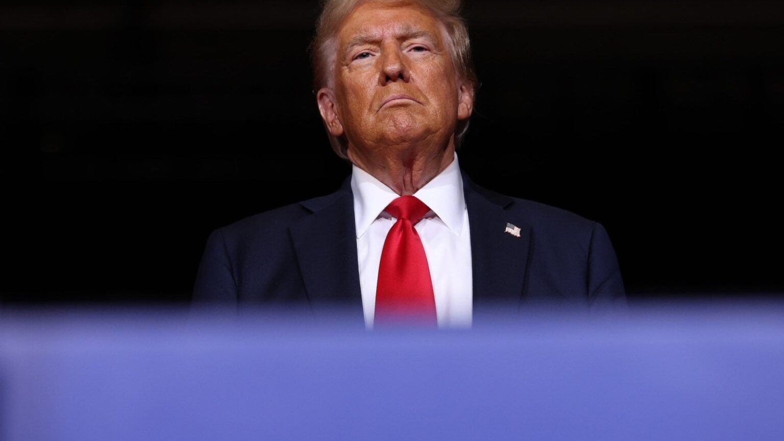 トランプ大統領、軍が自分に反対するアメリカ人を標的にすることを望んでいる