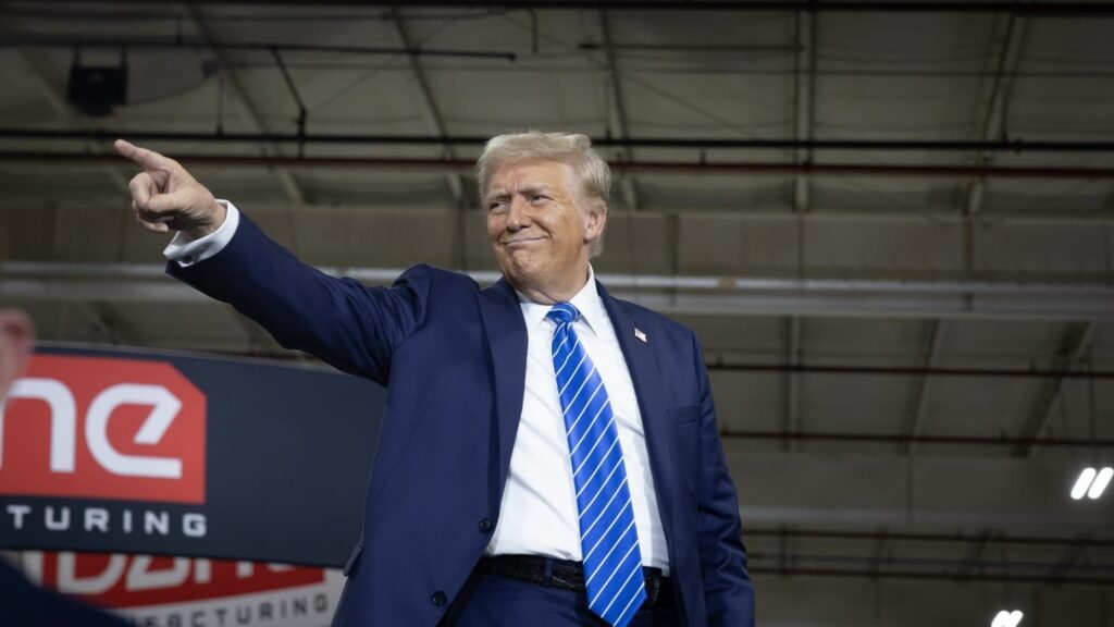 トランプ大統領、流出した録音で集会参加者の死亡について下品なジョークを飛ばした