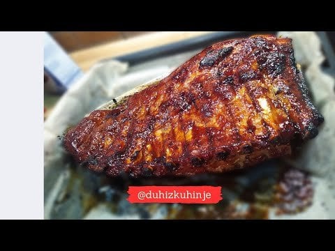 BBQソースで最高のポークリブの秘密を探ろう