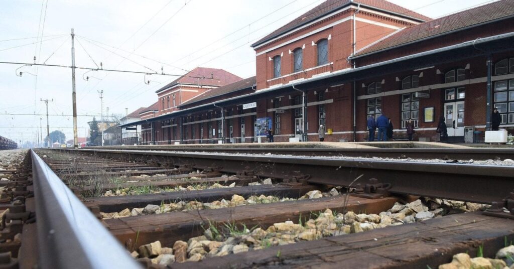 すべての鉄道交通は停止し、リエカ港とプロチェ港は完全に遮断されています。 「大きな問題が発生しています。船が到着しています...」