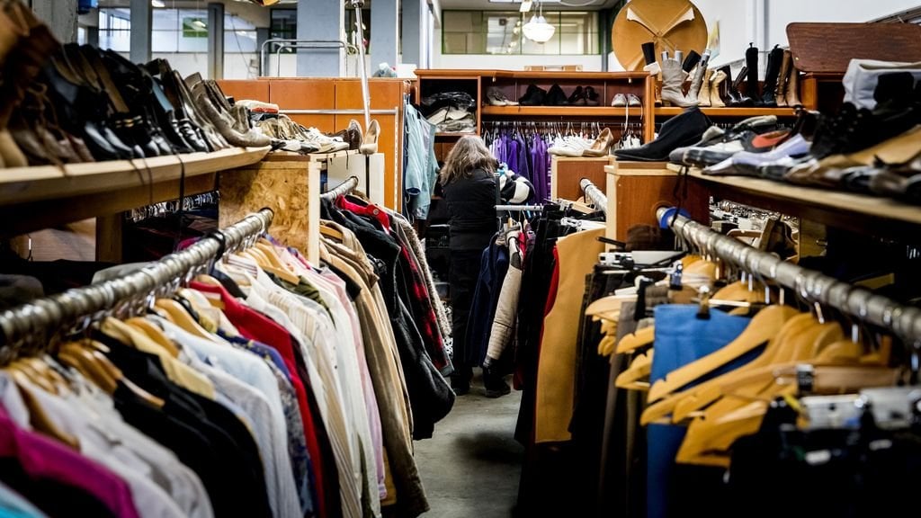 ファストファッションの品質が低いため、リサイクルショップに並ぶ衣類が減少