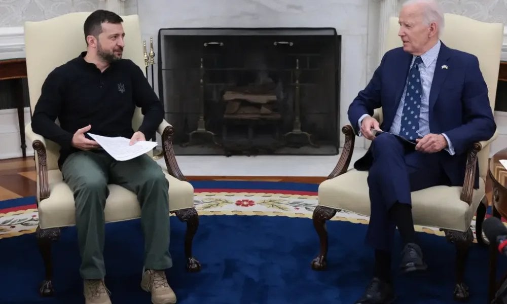 バイデン氏、ゼレンスキー氏との電話会談でウクライナへの新たな軍事援助4億2500万ドルを発表
