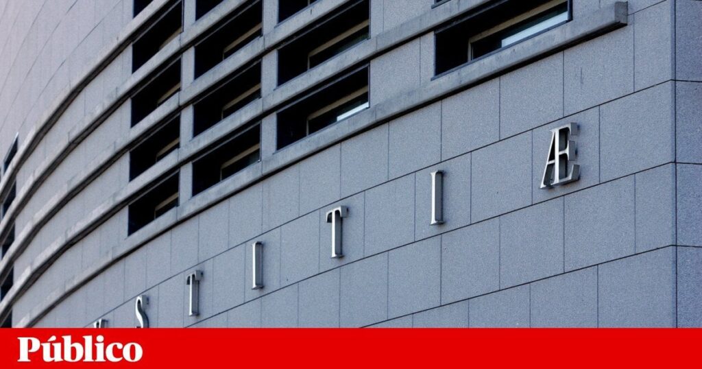治安判事は結婚相手の裁判官を殴り、給料を受け取った罪で裁判を受けることになる
