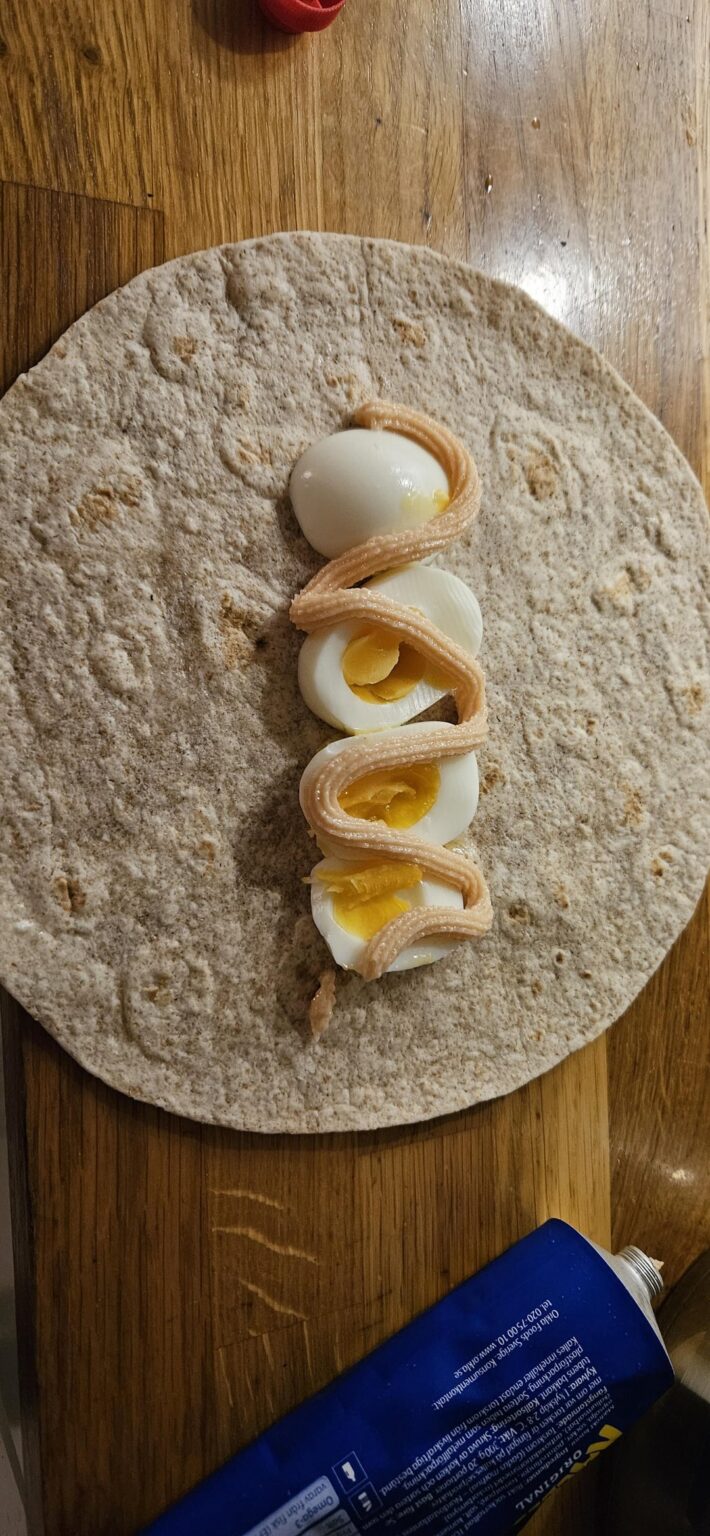 昨日は卵とキャビアのタコスを作りました