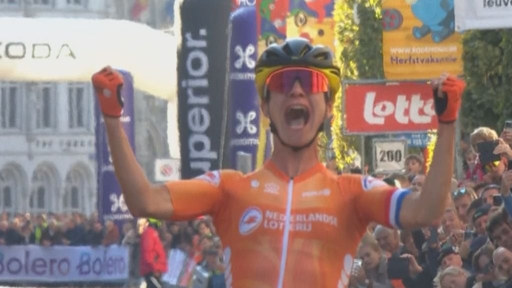 ヴォスはグラベルワールドカップでコペッキーからスプリントで勝利し、現在自転車競技4種目で世界タイトルを獲得している。 3位ウィーブス、4位ピータース。