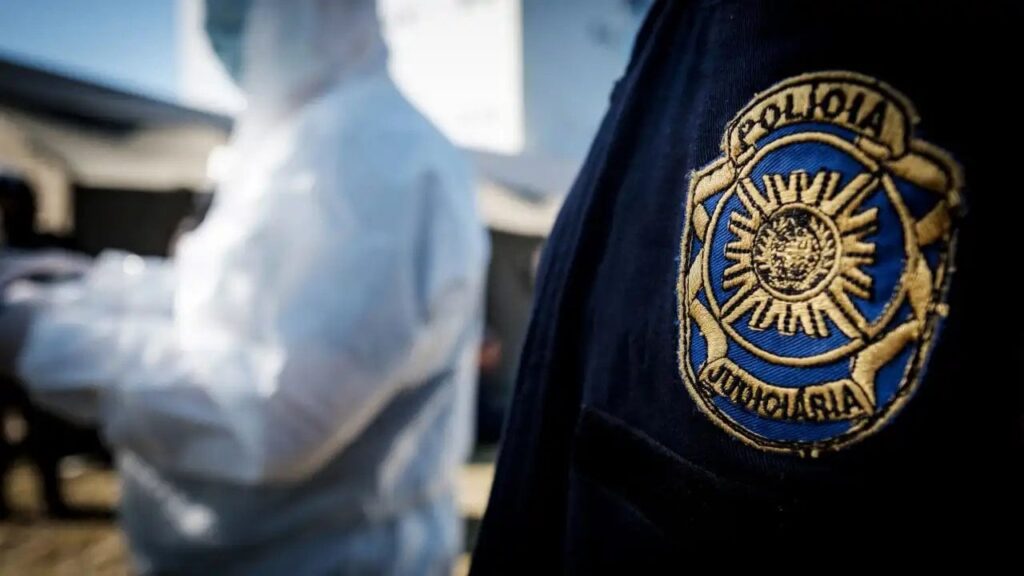 PJ、ペーニャ・デ・フランサの三重殺人事件を逮捕
