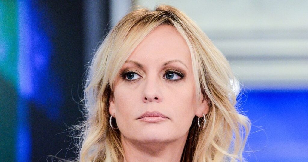 トランプ氏の弁護団は2024年の選挙を前にストーミー・ダニエルズ氏を黙らせようとしたとMSNBCが報じた