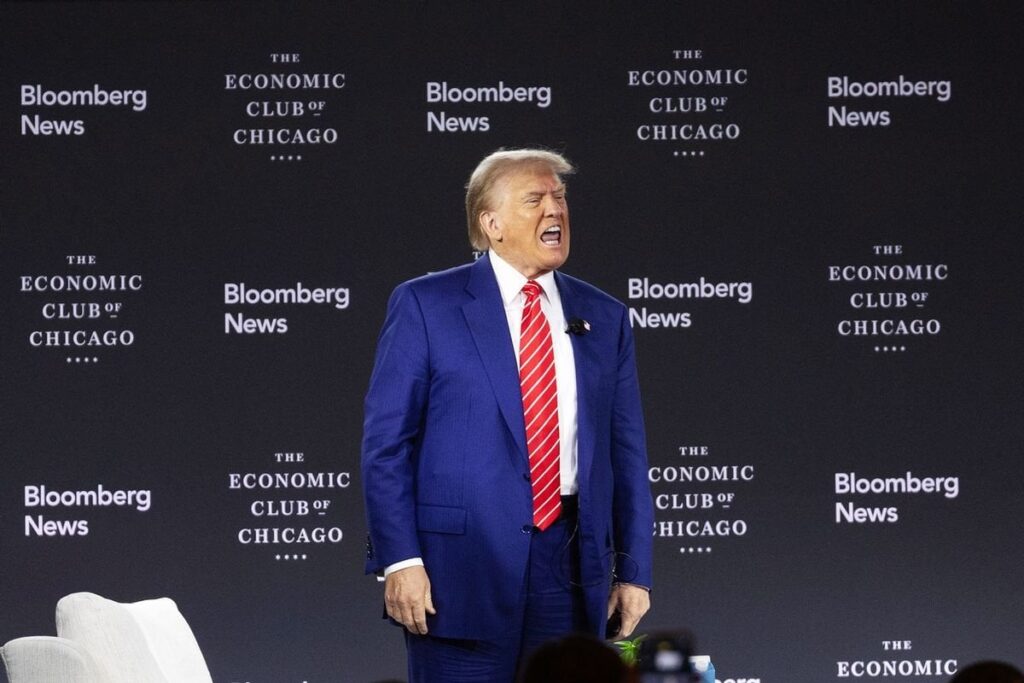 「彼の頭脳は完全に機能不全に陥っている」：司会者がトランプ大統領のとりとめのない発言を繰り返し非難