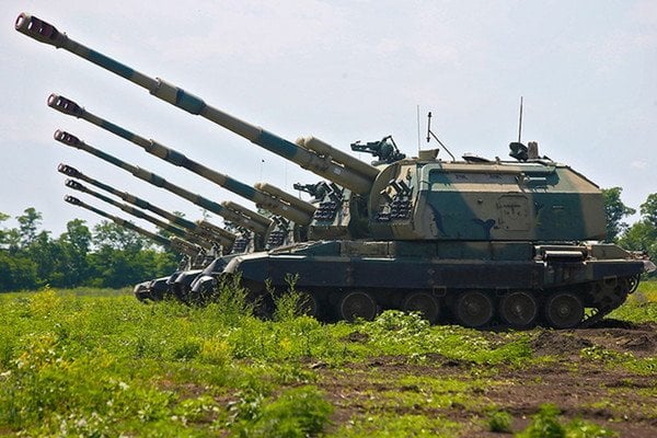 重要な弾薬庫相次ぎ壊滅、ロシア軍にとって過去最大級の損失か - 英国防省が衛星画像を公開