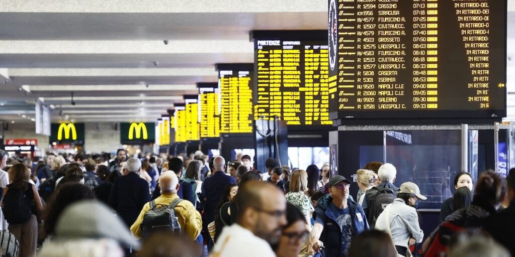 イタリアの半分で列車を妨害したのは単なる釘ではなかった - ポスト