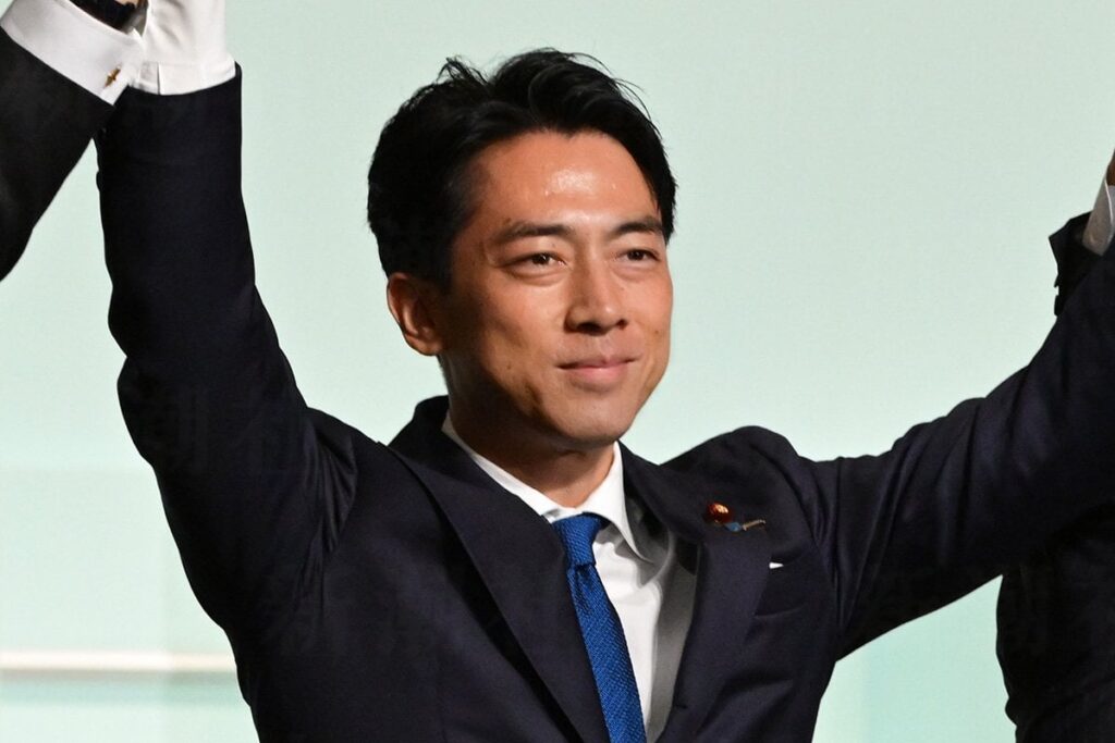 敗戦後も“スター気取り”の小泉進次郎 「SPに自身との記念撮影を促していた」